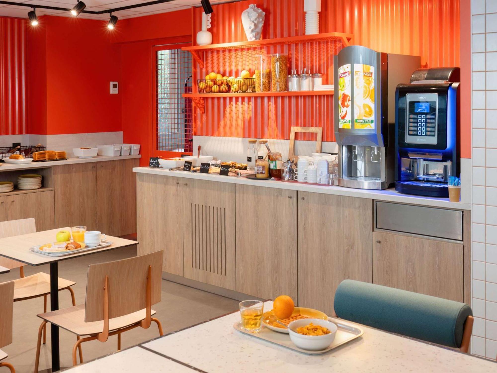 Ibis Budget Pertuis Portes Du Luberon Экстерьер фото