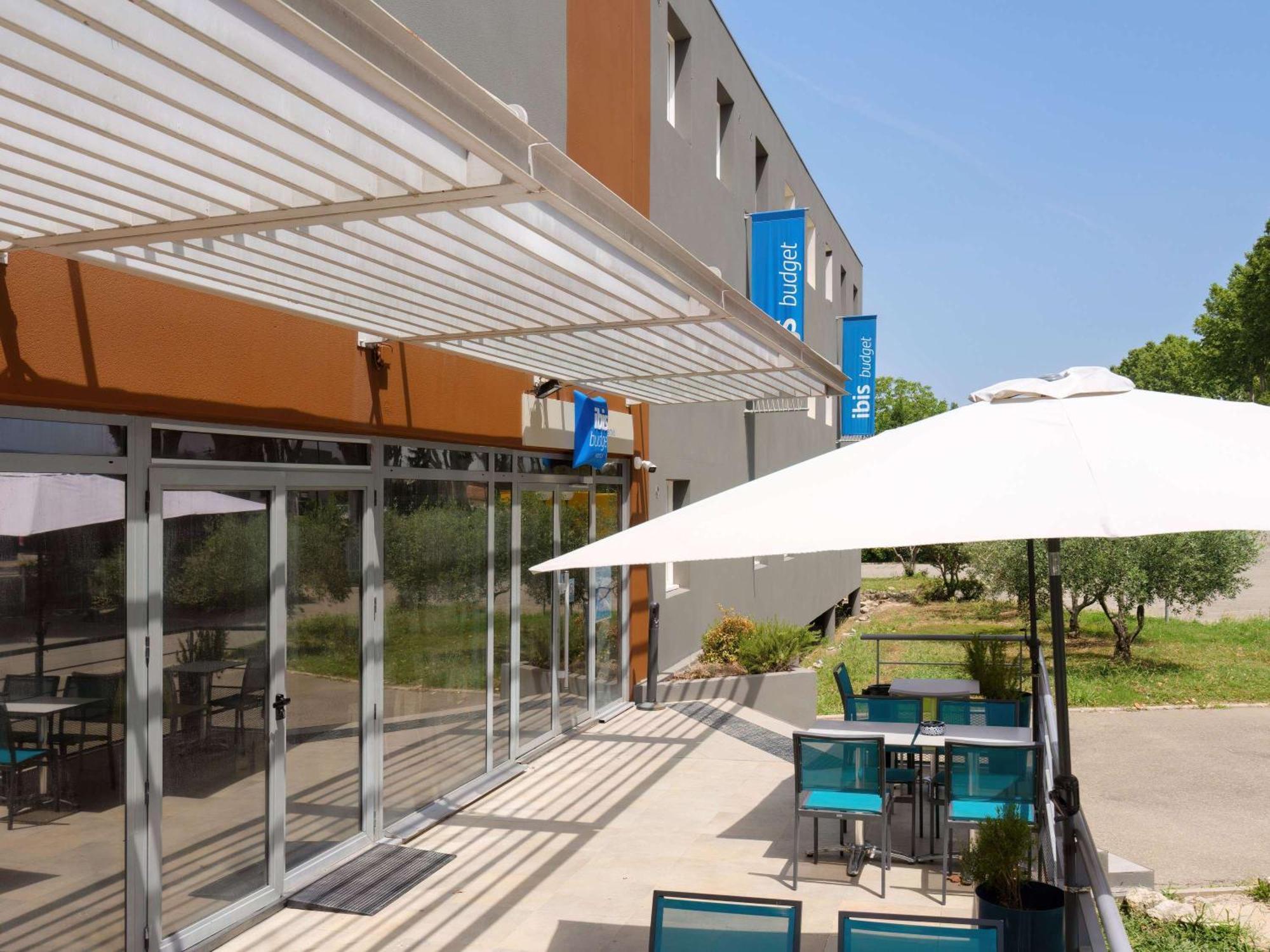 Ibis Budget Pertuis Portes Du Luberon Экстерьер фото