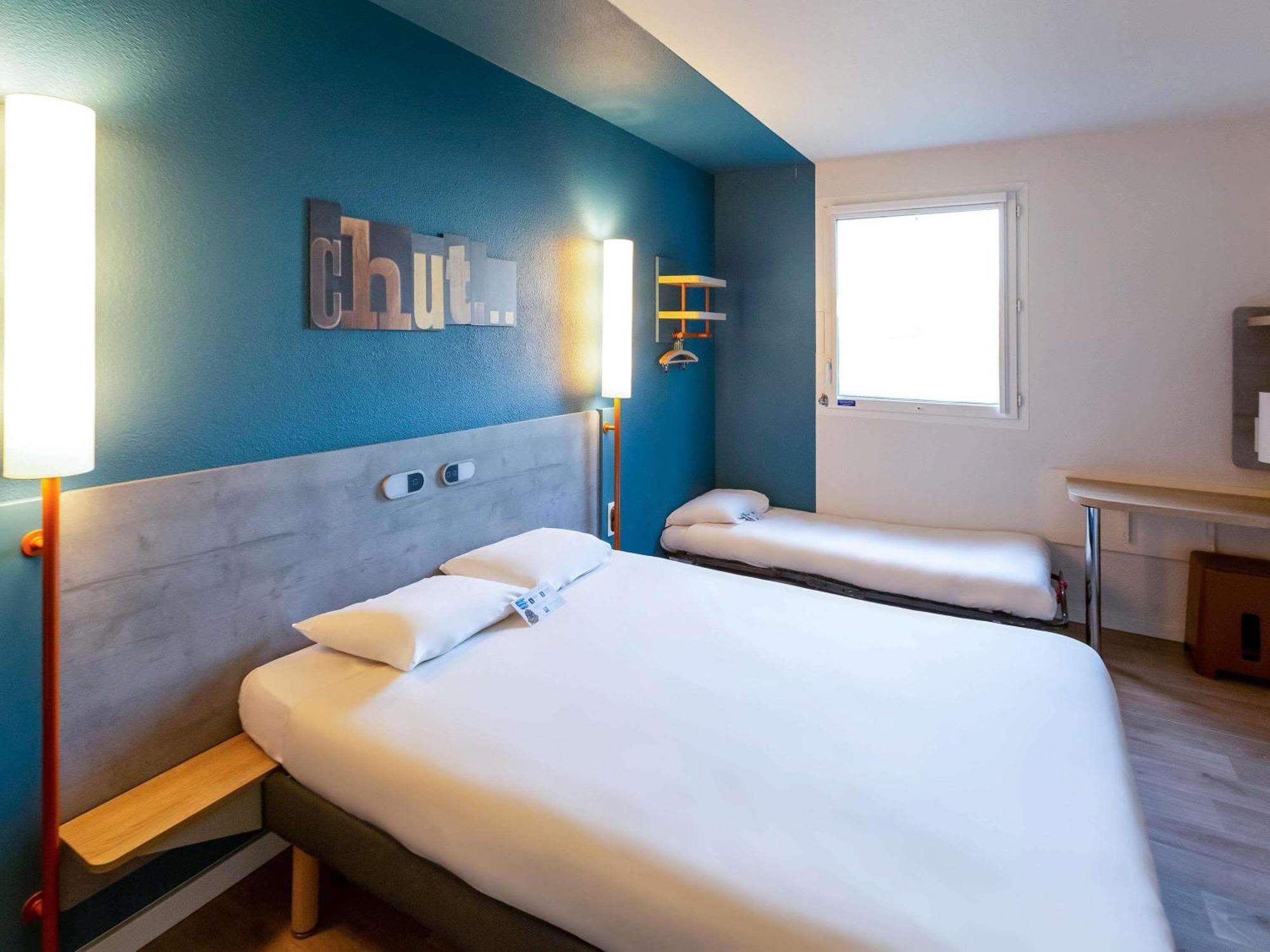 Ibis Budget Pertuis Portes Du Luberon Экстерьер фото